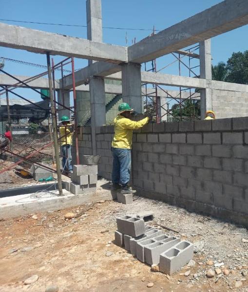 Construcción de mampostería del cuarto de generadores de Extractora Monterrey